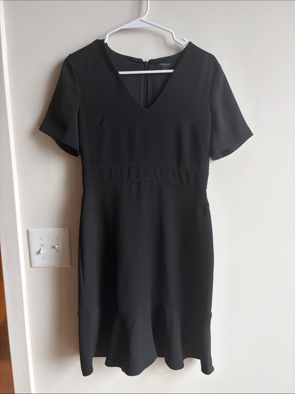 Ann Taylor Black V‑Neck Short Sleeve Midi Dress
